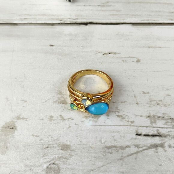 NEW Cocktail Ring w/Blue Stones Gold Tone Size 8 Chic, Eclectic Rhinestones - Picture 3 of 4